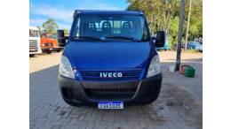 IVECO - DAILY - 2010/2011 - Azul - R$ 110.000,00