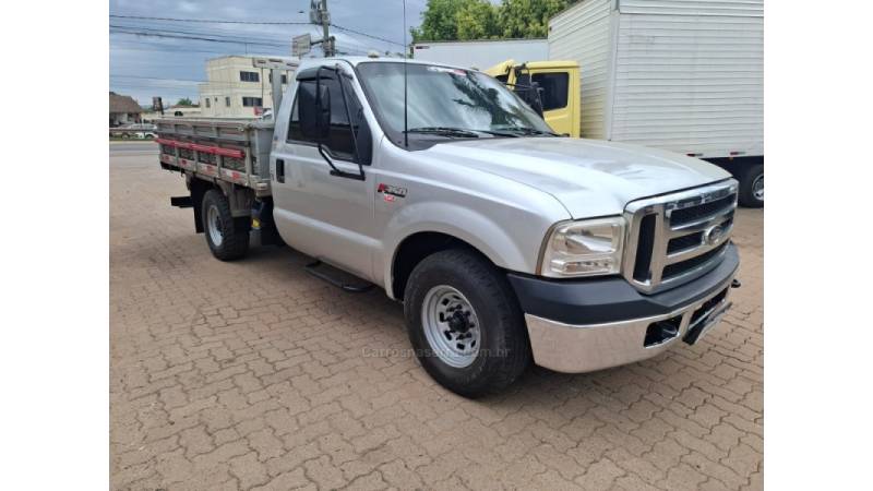 FORD - F-350 - 2014/2015 - Prata - R$ 168.000,00