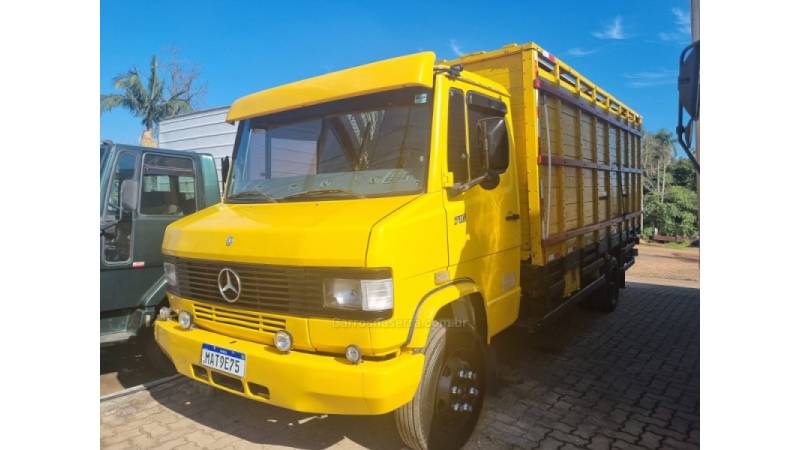 MERCEDES-BENZ - 710 - 2000/2000 - Amarela - R$ 115.000,00