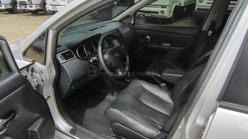 NISSAN - TIIDA - 2012/2012 - Prata - Sob Consulta