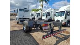 MERCEDES-BENZ - L-1318 - 2009/2009 - Prata - R$ 220.000,00