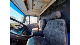 MERCEDES-BENZ - 710 PLUS - 2004/2004 - Azul - R$ 160.000,00