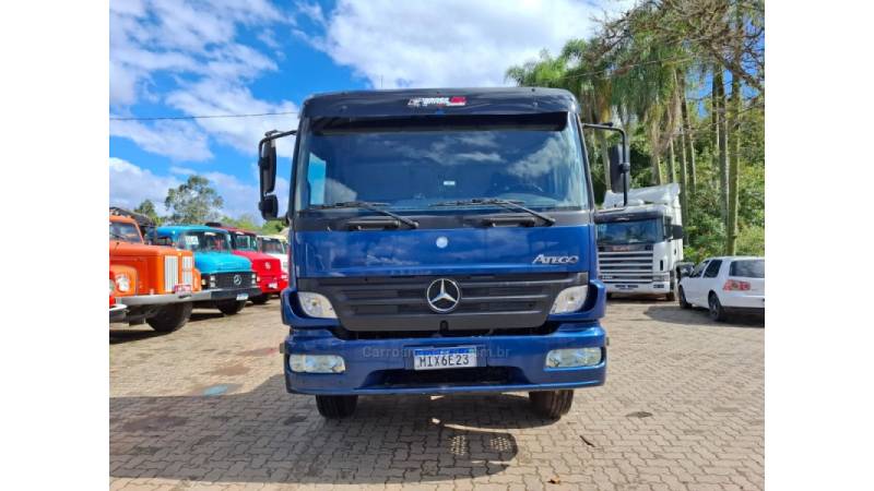 MERCEDES-BENZ - ATEGO 2425 - 2011/2011 - Azul - R$ 260.000,00