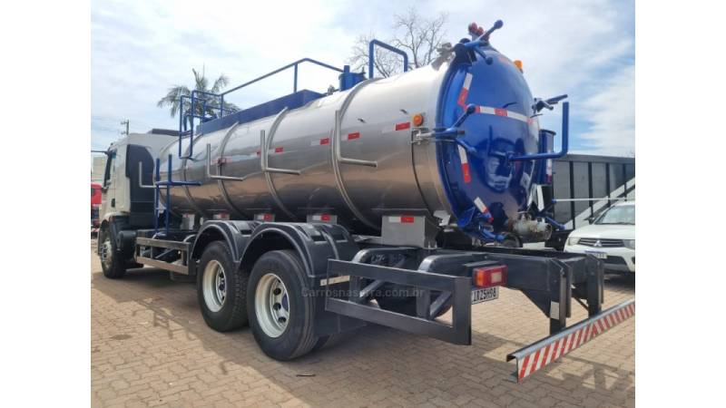 VOLVO - VM 260 - 2011/2011 - Branca - R$ 355.000,00