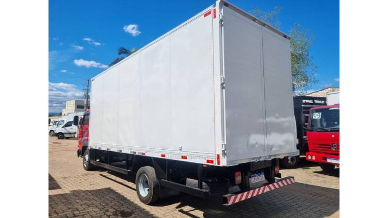 VOLKSWAGEN - 8-150 - 2008/2009 - Vermelha - R$ 185.000,00