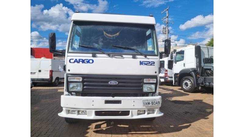 FORD - CARGO 1622 - 1994/1995 - Branca - R$ 240.000,00