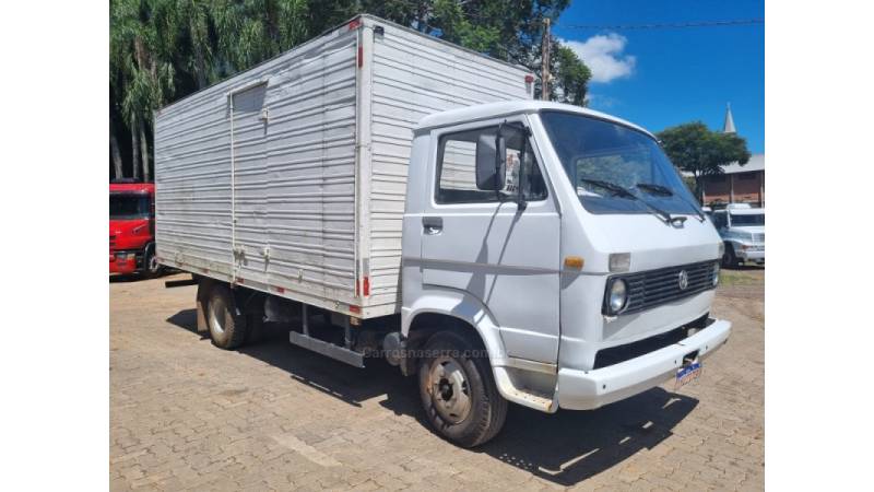 VOLKSWAGEN - 6.90 - 1984/1985 - Branca - R$ 55.000,00