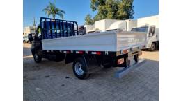 IVECO - DAILY - 2010/2011 - Azul - R$ 110.000,00