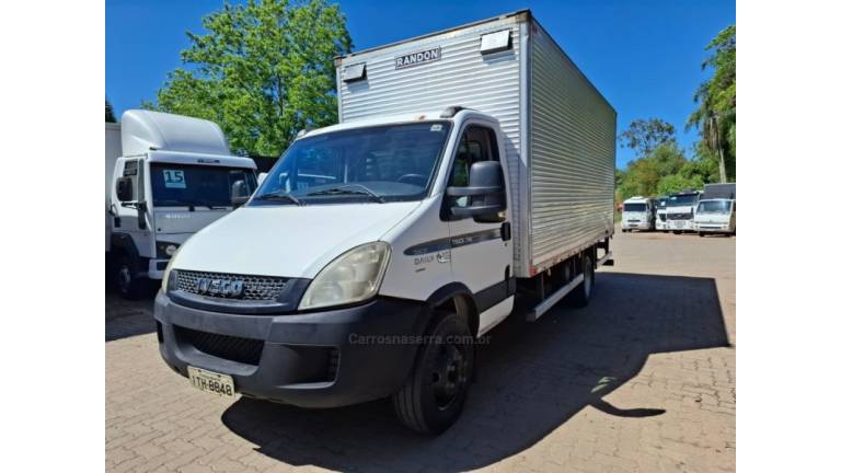 IVECO - DAILY - 2012/2013 - Branca - R$ 130.000,00