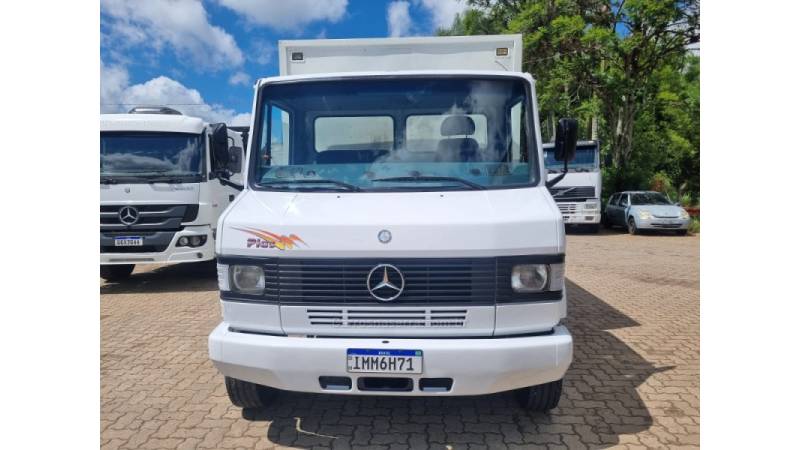 MERCEDES-BENZ - 710 PLUS - 2005/2005 - Branca - R$ 150.000,00