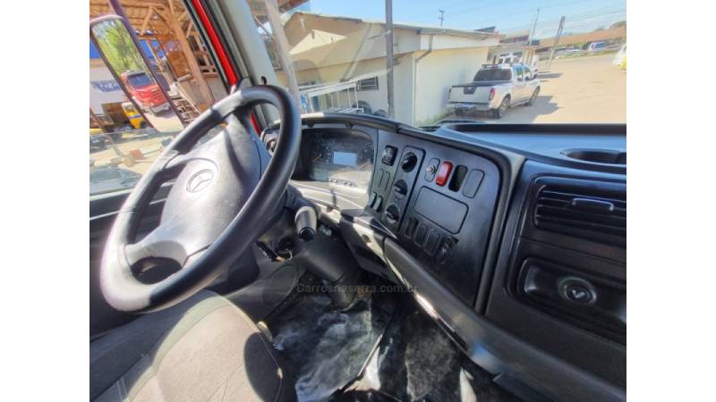 MERCEDES-BENZ - ATEGO 2428 - 2011/2011 - Vermelha - R$ 330.000,00