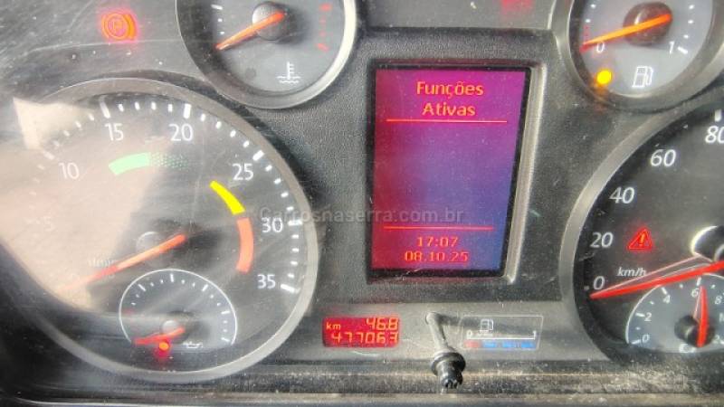 VOLKSWAGEN - 10-160 - 2015/2016 - Vermelha - R$ 270.000,00