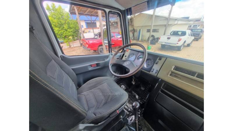 MERCEDES-BENZ - 710 PLUS - 2005/2005 - Branca - R$ 150.000,00