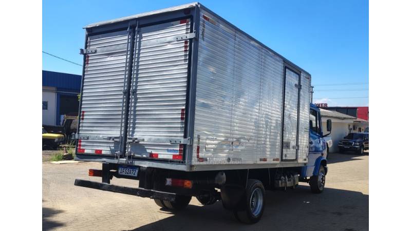 MERCEDES-BENZ - 709 - 1990/1990 - Azul - R$ 95.000,00