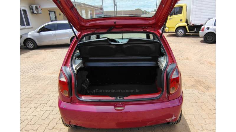 CHEVROLET - CELTA - 2006/2007 - Vermelha - R$ 12.990,00