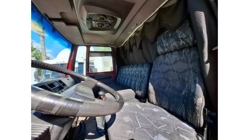 FORD - CARGO 1722 - 2006/2006 - Vermelha - R$ 185.000,00