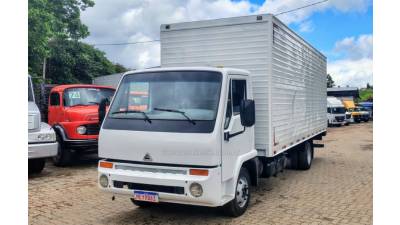 AGRALE - 8500 - 2005/2006 - Branca - R$ 120.000,00