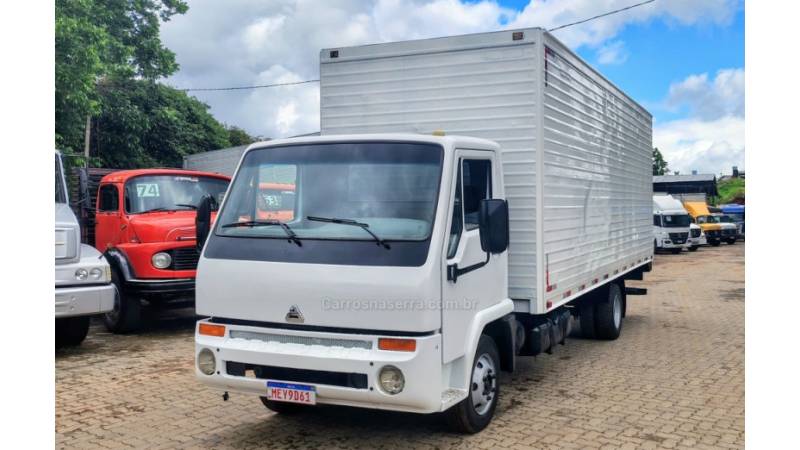 AGRALE - 8500 - 2005/2006 - Branca - R$ 120.000,00