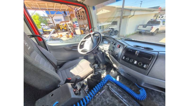 MERCEDES-BENZ - ATEGO 2428 - 2011/2011 - Vermelha - R$ 330.000,00