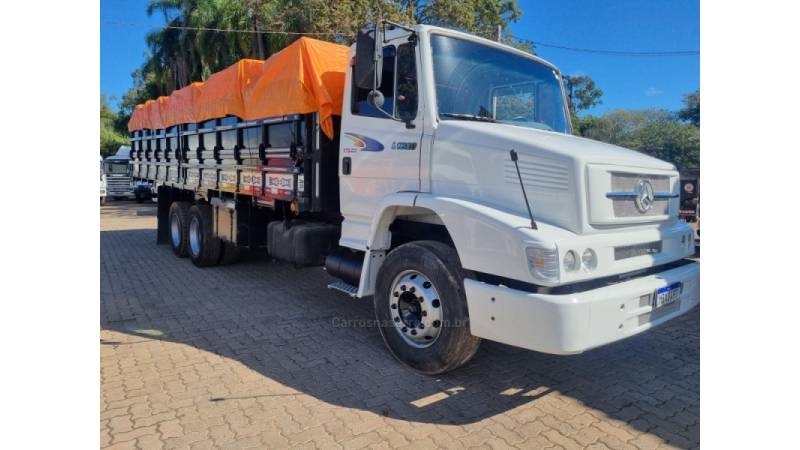 MERCEDES-BENZ - L-1620 - 2001/2001 - Branca - R$ 220.000,00