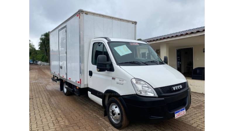 IVECO - DAILY - 2014/2014 - Branca - R$ 130.000,00