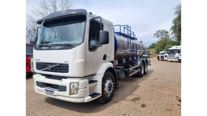 VOLVO - VM 260 - 2011/2011 - Branca - R$ 355.000,00