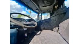 MERCEDES-BENZ - L-1318 - 2009/2009 - Prata - R$ 220.000,00