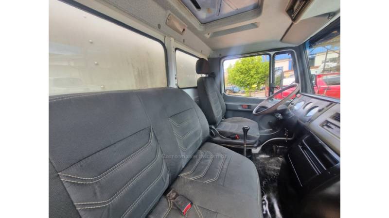 MERCEDES-BENZ - 710 PLUS - 2005/2005 - Branca - R$ 150.000,00