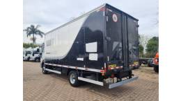 FORD - CARGO 816 - 2016/2017 - Branca - R$ 250.000,00