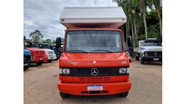 MERCEDES-BENZ - 710 PLUS - 2003/2003 - Vermelha - R$ 155.000,00