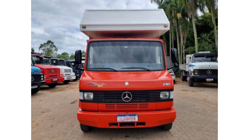 MERCEDES-BENZ - 710 PLUS - 2003/2003 - Vermelha - R$ 155.000,00