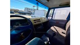 MERCEDES-BENZ - 710 PLUS - 2004/2004 - Azul - R$ 160.000,00