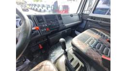 FORD - CARGO 815 - 2011/2012 - Branca - R$ 195.000,00