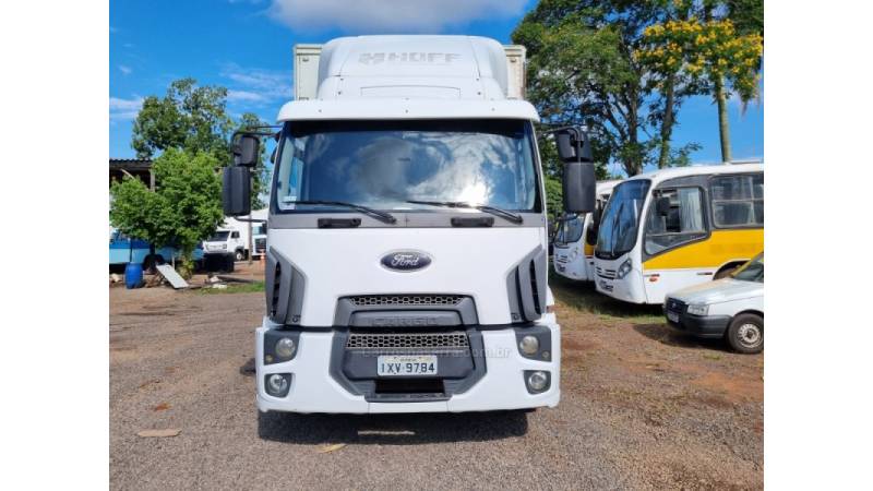FORD - CARGO 1419 - 2017/2017 - Branca - R$ 270.000,00