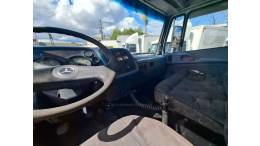 MERCEDES-BENZ - L-1318 - 2009/2009 - Prata - R$ 220.000,00