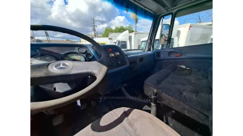 MERCEDES-BENZ - L-1318 - 2009/2009 - Prata - R$ 220.000,00