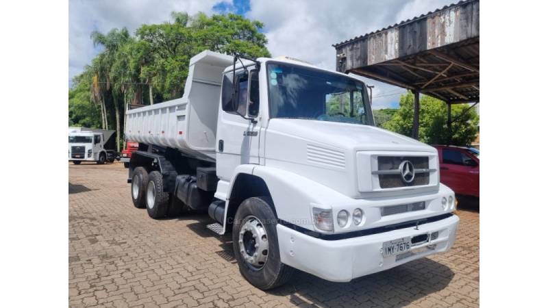 MERCEDES-BENZ - L-1620 - 2005/2006 - Branca - R$ 240.000,00