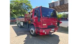 FORD - CARGO 2428 - 2006/2006 - Vermelha - R$ 270.000,00