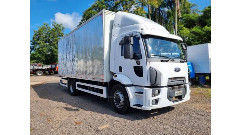 FORD - CARGO 1419 - 2017/2017 - Branca - R$ 270.000,00