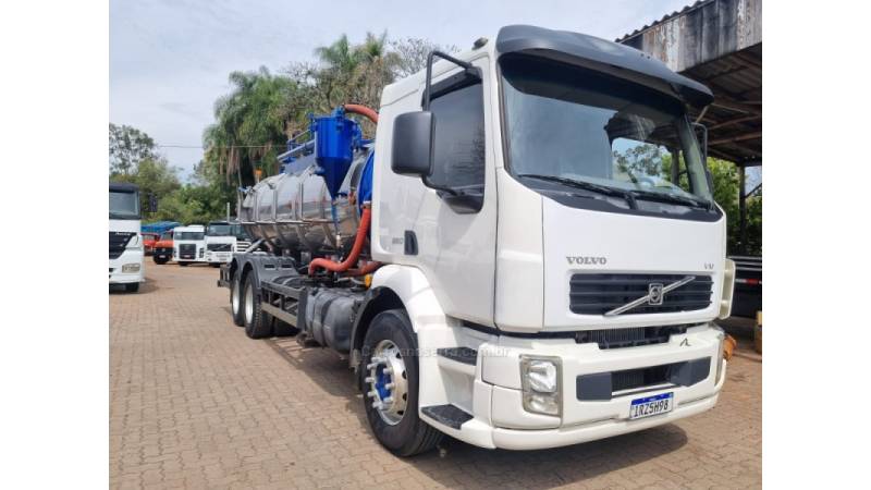 VOLVO - VM 260 - 2011/2011 - Branca - R$ 355.000,00