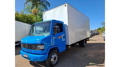MERCEDES-BENZ - 710 PLUS - 2004/2004 - Azul - R$ 160.000,00
