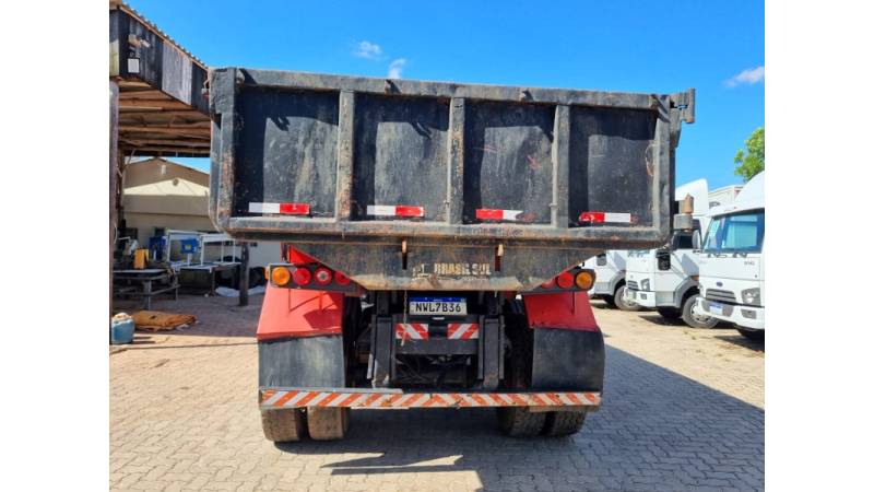 MERCEDES-BENZ - ATEGO 2428 - 2011/2011 - Vermelha - R$ 330.000,00