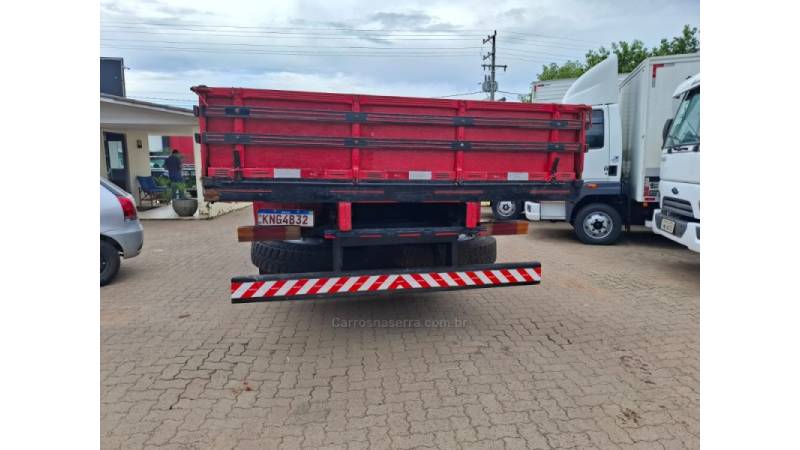 MERCEDES-BENZ - L-1118 - 1988/1988 - Vermelha - R$ 105.000,00