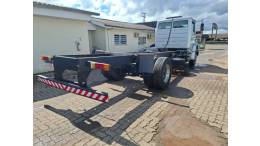 MERCEDES-BENZ - L-1318 - 2009/2009 - Prata - R$ 220.000,00