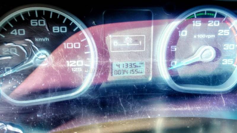 FORD - CARGO 1119 - 2016/2017 - Vermelha - R$ 320.000,00