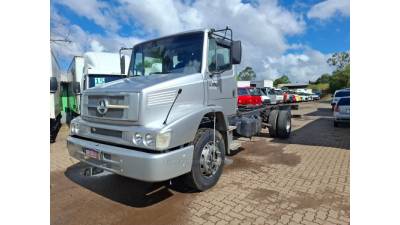 MERCEDES-BENZ - L-1318 - 2009/2009 - Prata - R$ 220.000,00